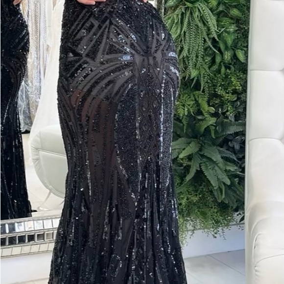 Rene Atelier sequence mermaid gown - Picture 2 of 4